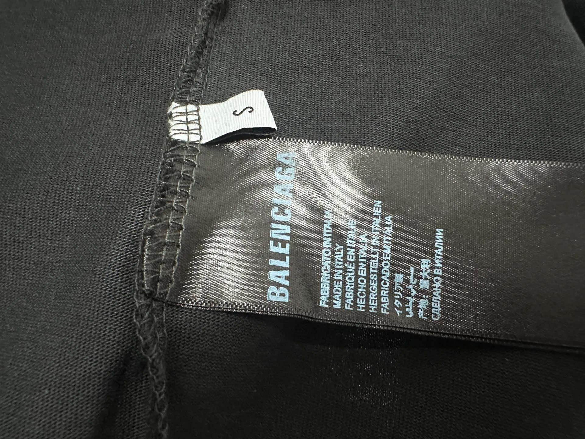 【balenciaga】 260 ; 320 1*1 ， ， 4 、 。 ， ; 。 Same Style。 ：Black，Green Size：XS-L